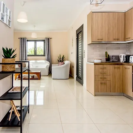 Aella Apartament *