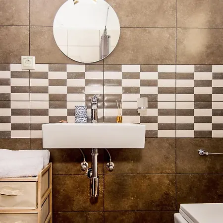 Aella Apartament *